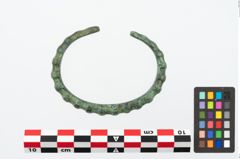 Foto von Bronzeknotenarmreif (NHMW-PRAE-025586)